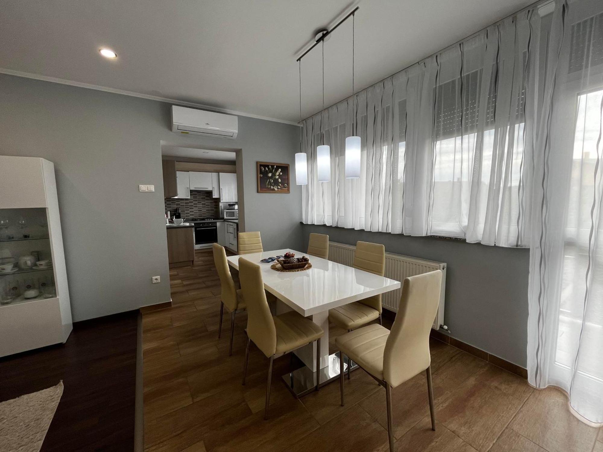 Modern Two Bedroom Flat With Balcony Lenti Exterior foto